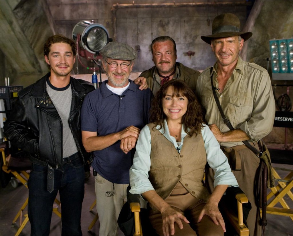 Spielberg con el reparto de Indiana Jones y el Reino de la Calavera de Cristal