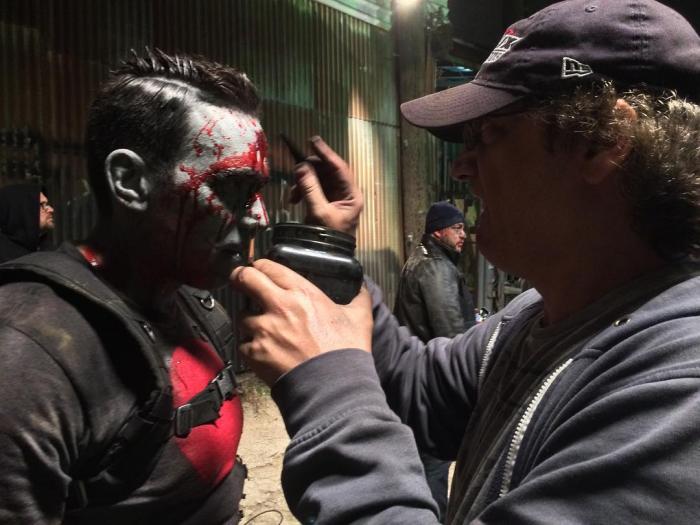 Jason David Frank como Bloodshot en el set de Ninjak vs. The Valiant Universe