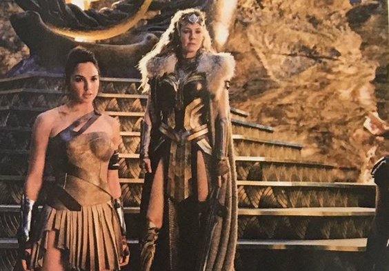 Scan de Wonder Woman (2017) de la revista Empire