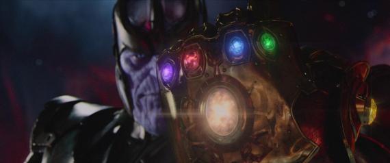 Imagen de Vengadores: La Era de Ultron / Avengers: Age of Ultron (2015), Thanos con el Guantelete Infinito