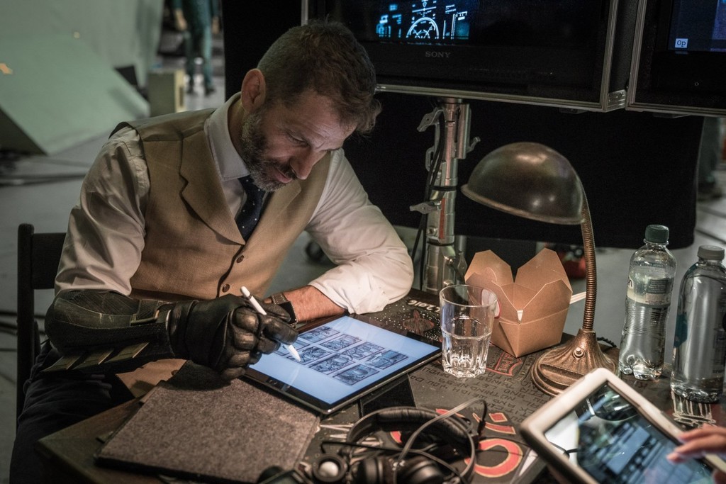 Zack Snyder trabajando en Justice League