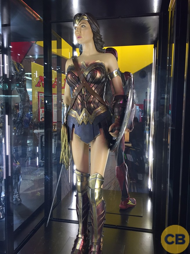 Traje de Wonder Woman expuesto en la San Diego Comic Con 2017)