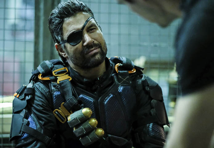 [Series] Manu Bennet habla de humanizar a Deathstroke en Arrow y no ...