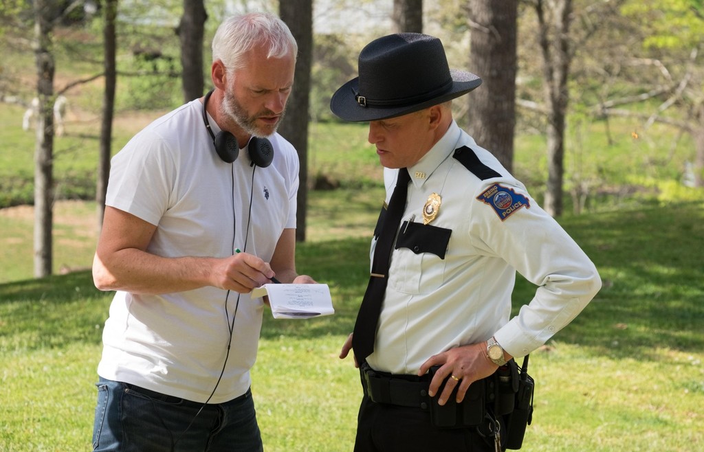 Martin McDonagh con Woody Harrelson rodando Tres Anuncios en las Afueras