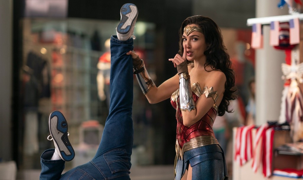 'Wonder Woman 1984' se retrasa de nuevo: Warner confirma el estreno en cines aunque pospone la fecha por el coronavirus