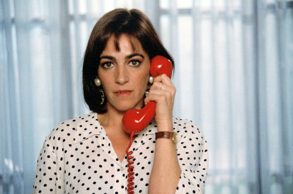 'Mujeres al borde de un ataque de nervios' regresa 34 años después: Gina Rodríguez protagonizará una serie para Apple TV+ basada en la película de Pedro Almodóvar 